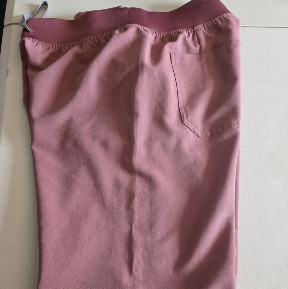 Figs High Waisted Livingston Basic Scrub Pants Size Large Tall Mauve Color